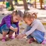 Where did the child get lice?